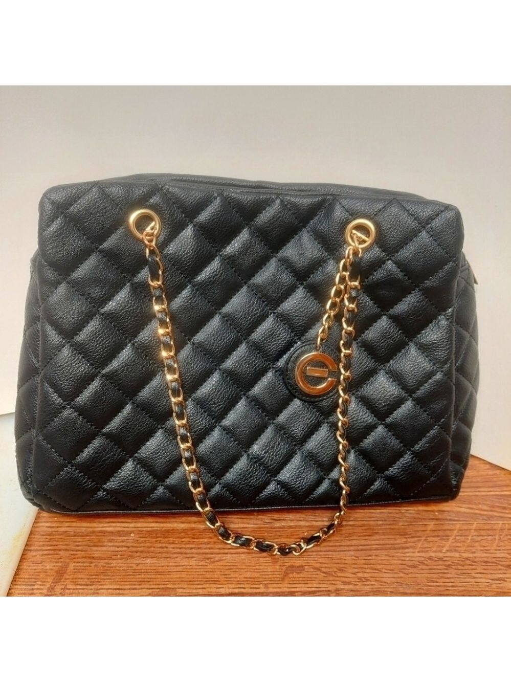 Elizabeth Grant Black Quilted Handbag/Purse